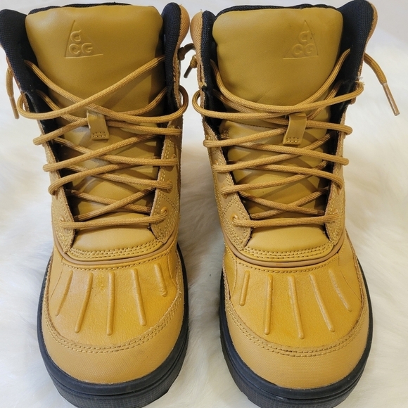 Nike Other - Nike ACG Tan Boots
